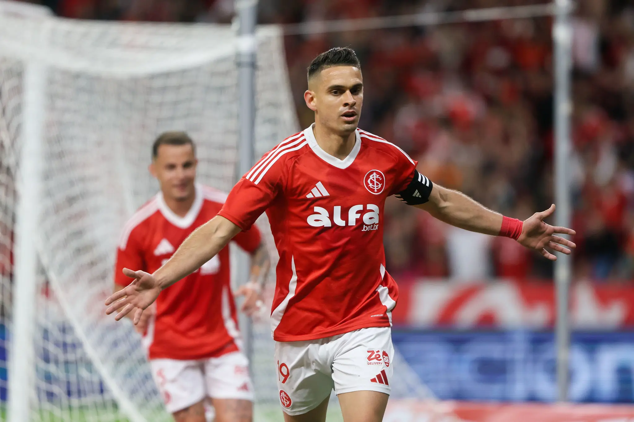 Inter vence Sport no Beira-Rio e se afasta do Z4