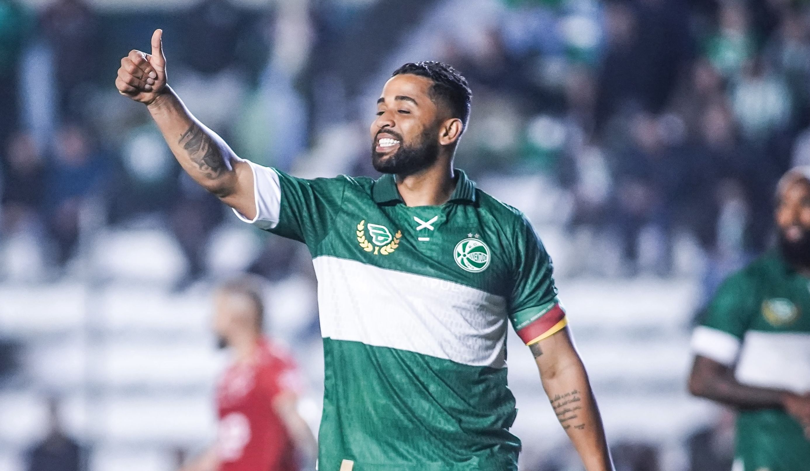 Rodrigo Sam vive fase de recordes e vira muro da defesa do Juventude na Série B