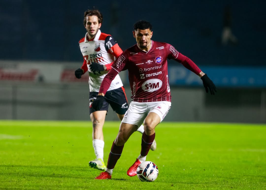 Caxias vence o Ituano nos acréscimos e assume a liderança isolada da Série C
