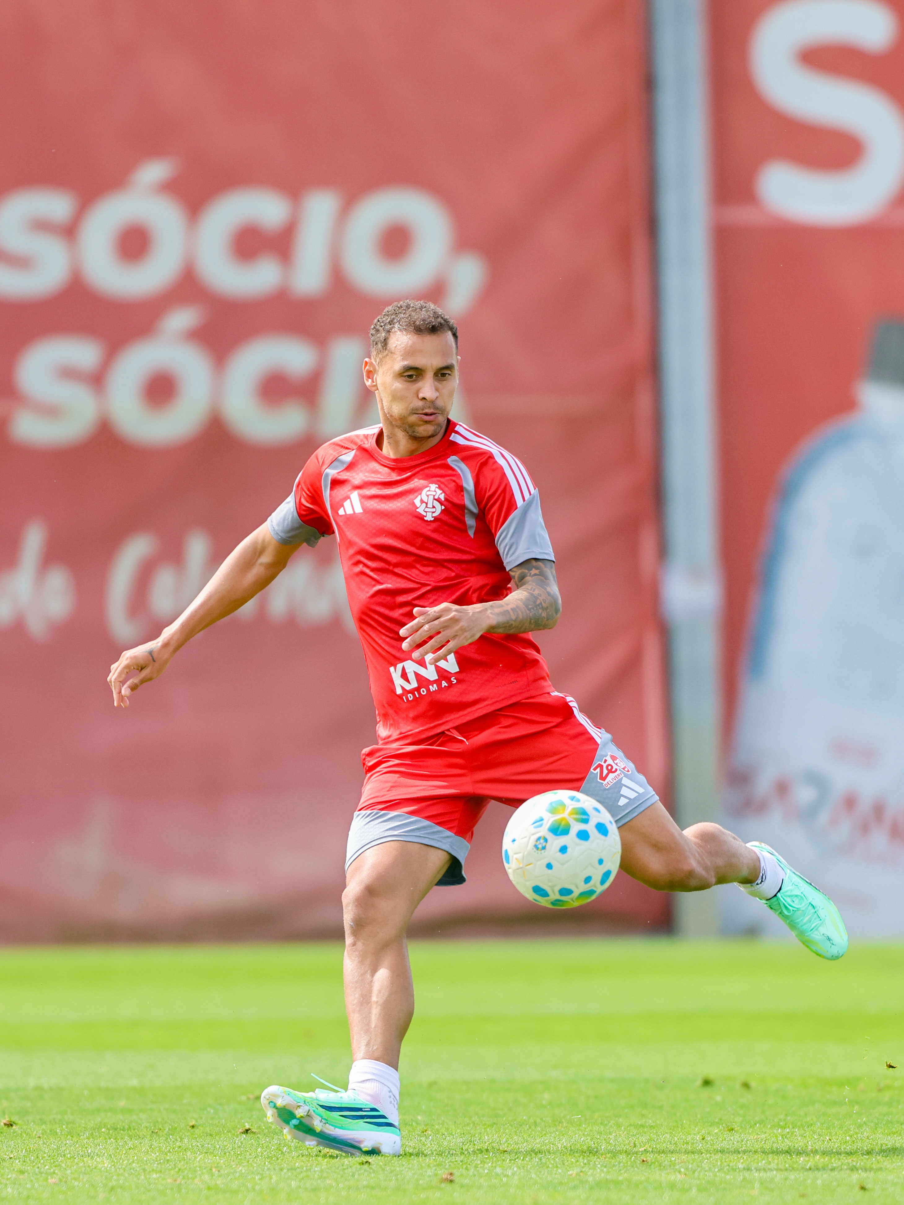 Alan Patrick tem lesão confirmada na coxa e desfalca o Inter contra o Mirassol