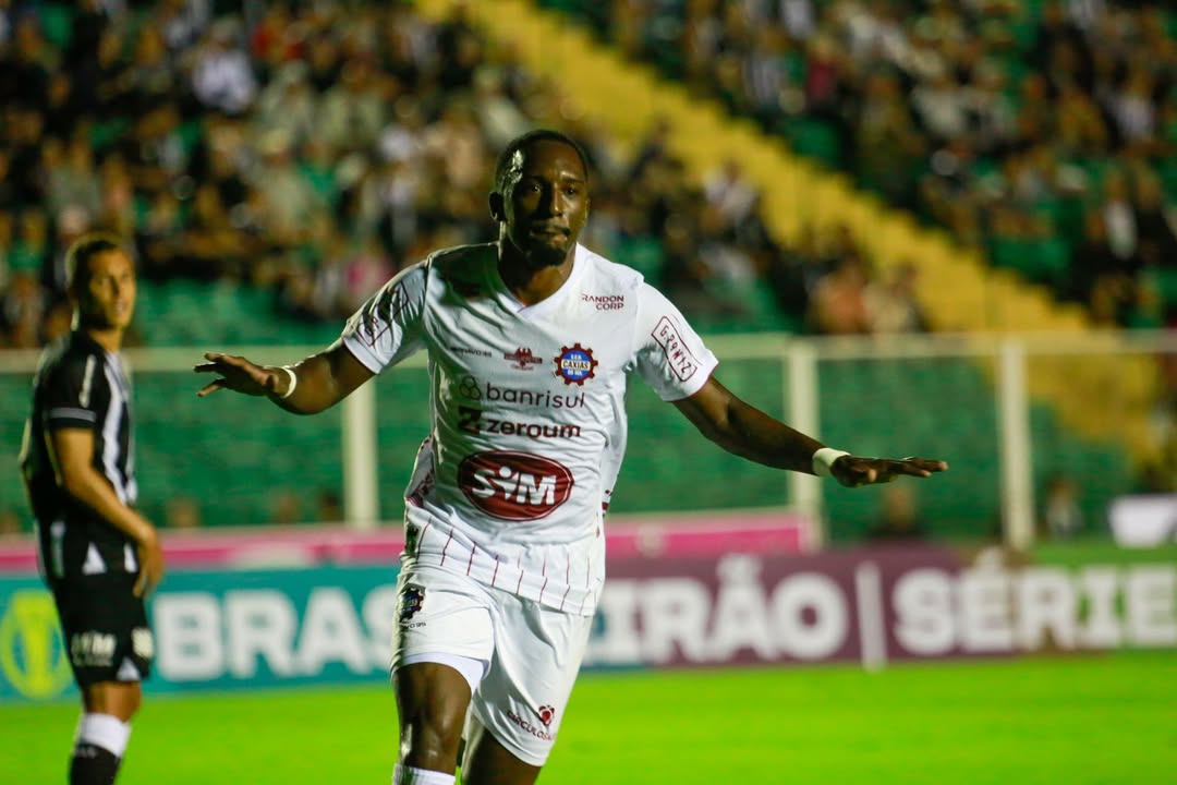 Caxias supera o Figueirense por 3 a 2 e entra no G-4 da Série C