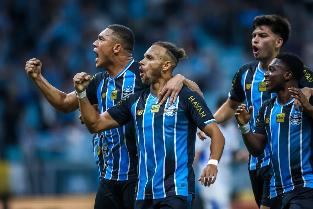 Grêmio aproveita vantagem numérica e vence o Confiança na abertura da quinta fase