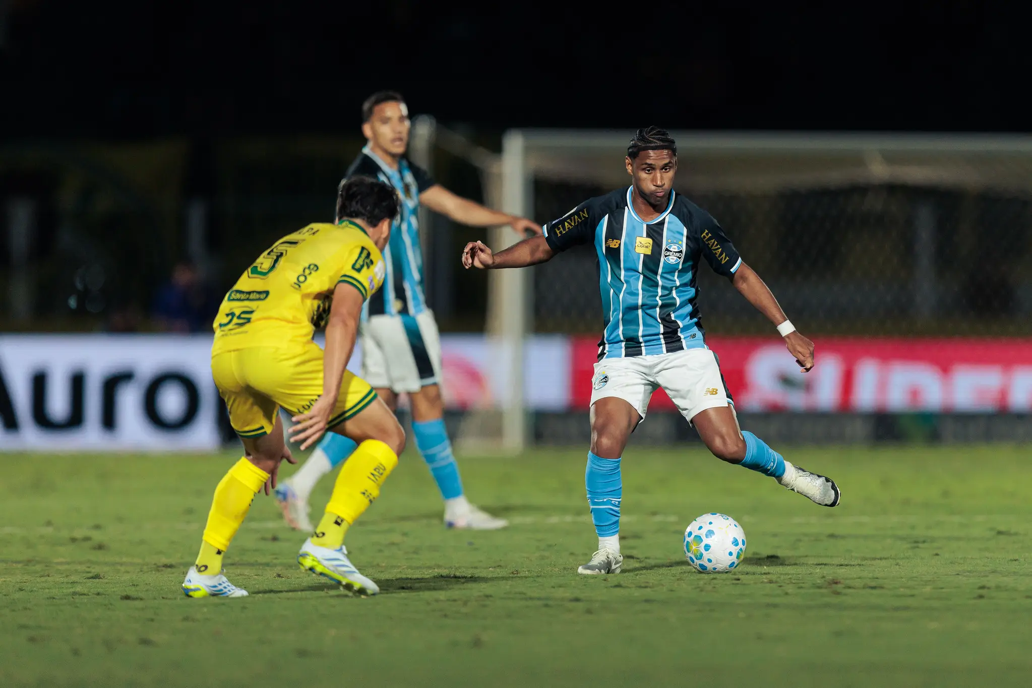 Grêmio perde para o Mirassol e volta do Brasileirão encostado no Z-4