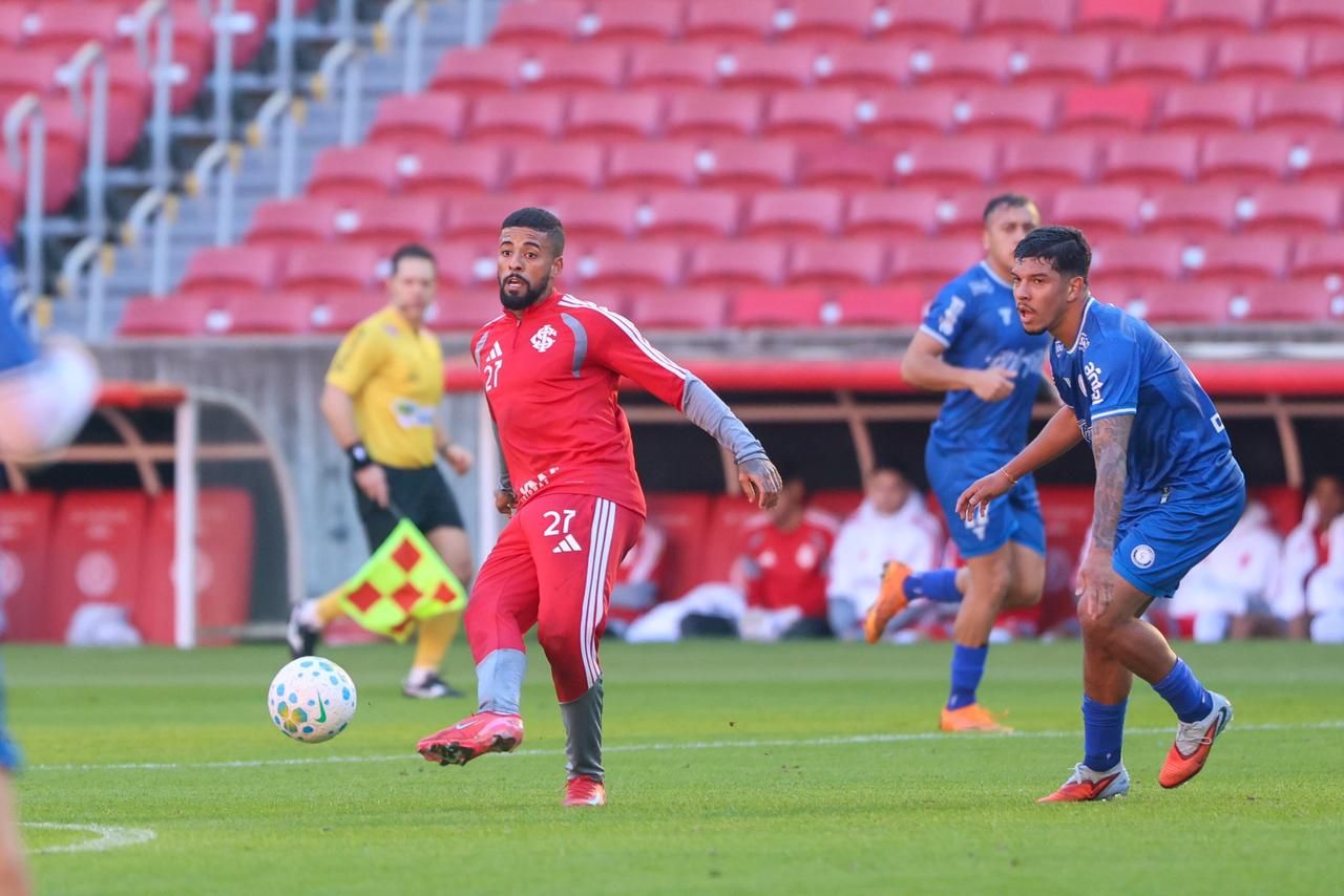 Com gols de Alerrandro e Vitinho, Inter vence o Cerro Largo em jogo-treino no Beira-Rio