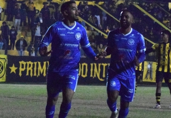 Aimoré segura Bagé com um a menos, vence na Pedra Moura e dispara na liderança da Série A2