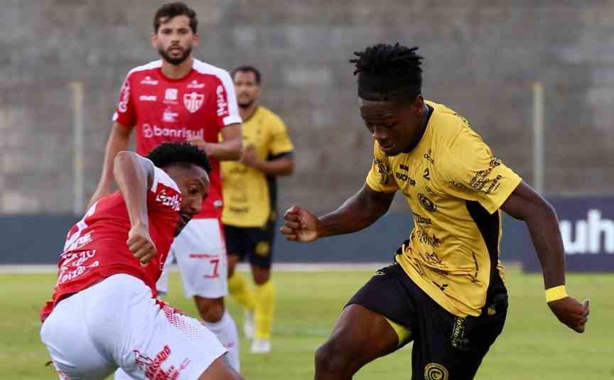 Guarany de Bagé sofre revés no Paraná e segue em busca da primeira vitória na Série D