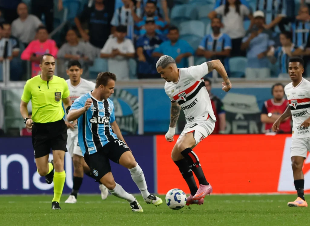 Carlos Vinícius Garante Vitória do Grêmio sobre o São Paulo na Arena