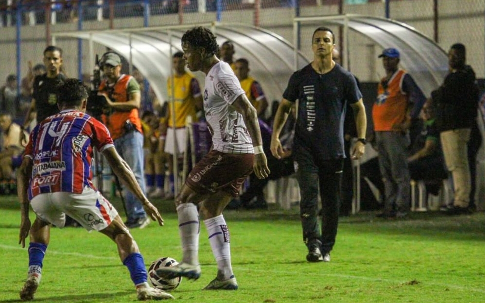 Caxias sai na frente, mas sofre virada e perde para o Itabaiana pela Série D