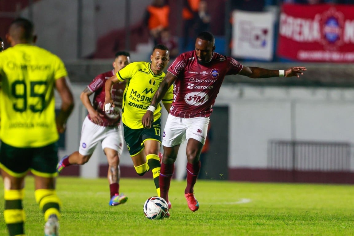 Caxias pressiona, mas fica no empate sem gols com o São Bernardo no Centenário