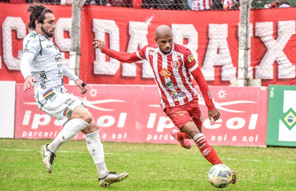 Inter-SM vence o Veranópolis fora de casa e fica a um empate do Acesso