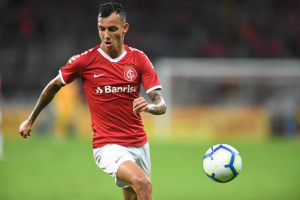 Inter negocia volta de Iago, lateral revelado na base, por empréstimo do Bahia