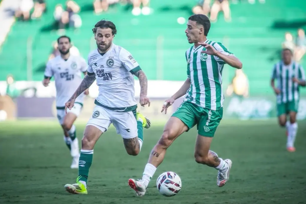 Juventude derruba invencibilidade do líder Goiás e respira na Série B
