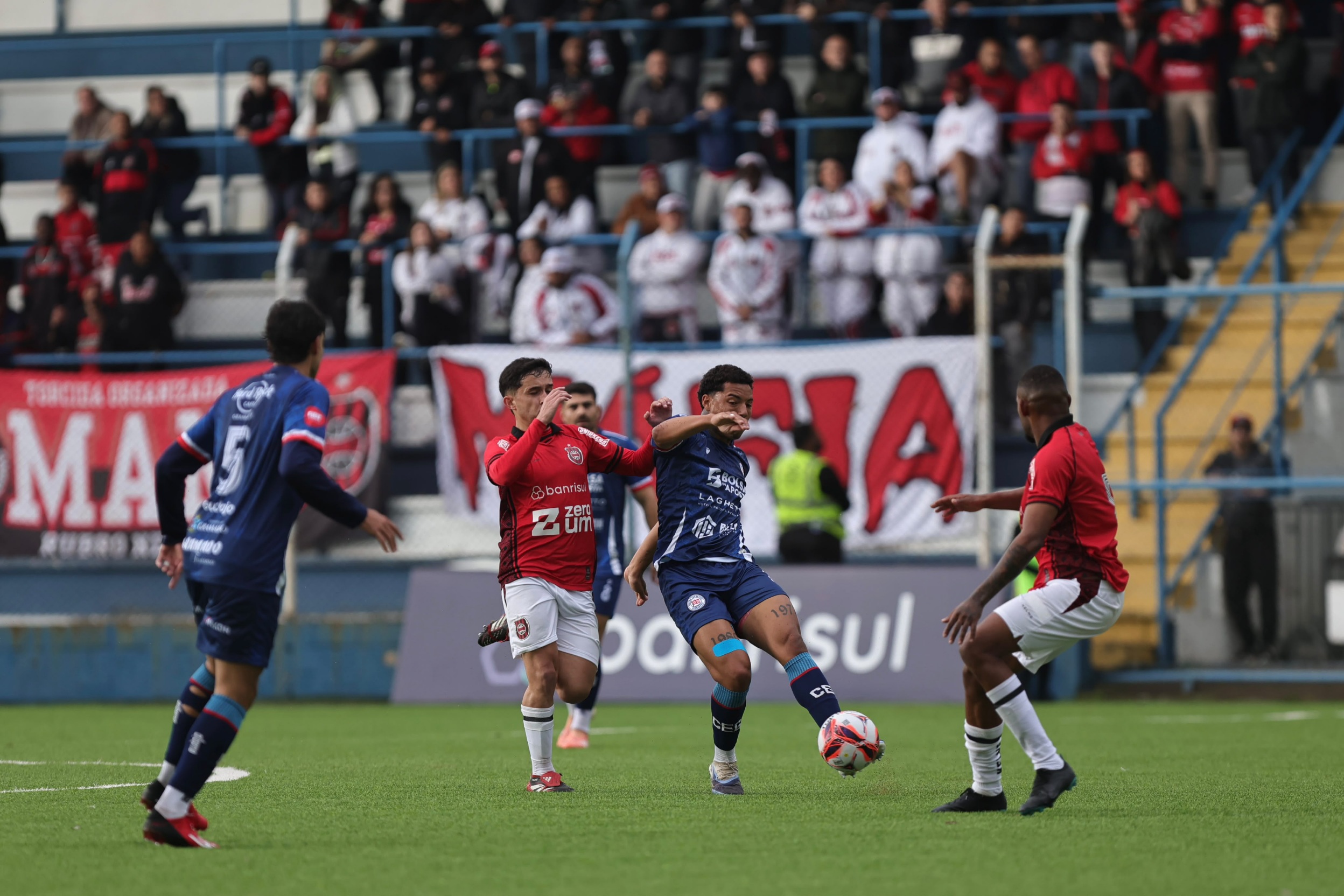 Gramadense vence o Brasil de Pelotas e sai na frente na final da Copa FGF