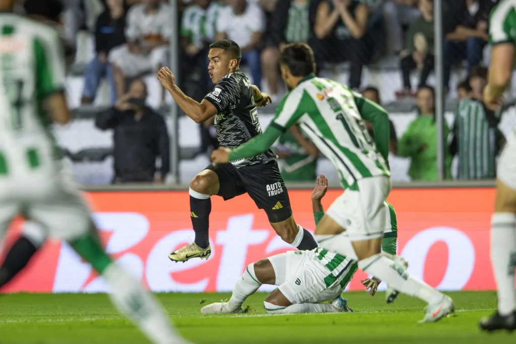 Atlético-MG vence o Juventude e deixa Z-4 do Brasileirão