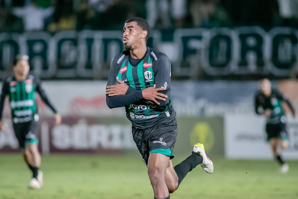 Vitinho chega à baixada para impulsionar o Inter-SM na reta final da Série A2
