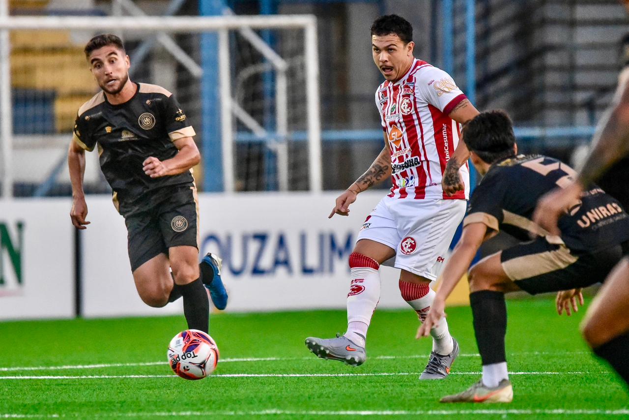 Inter-SM sofre castigo no fim e empata com o Monsoon na capital